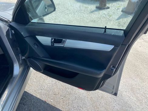 Used 2008 Mercedes-Benz C 300 Sedan image 17