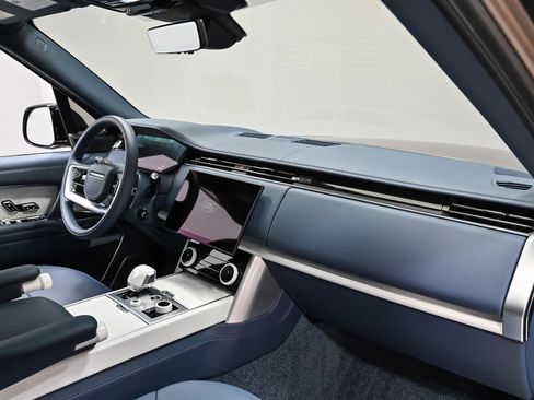 Used 2023 Land Rover Range Rover LWB SV Autobiography image 57