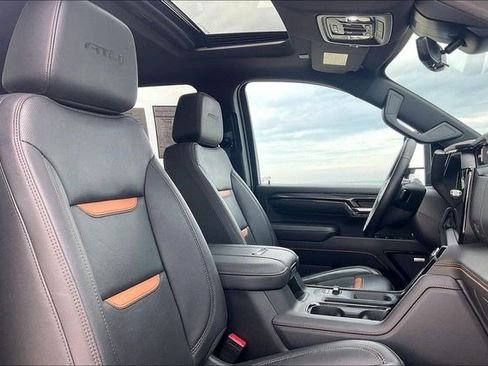 Used 2024 GMC Sierra 2500 AT4 w/ AT4 Premium Plus Package image 7