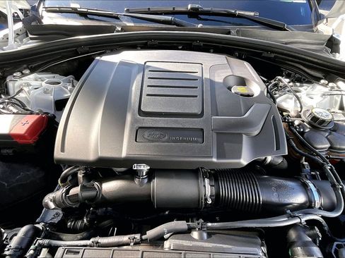 Used 2024 Land Rover Range Rover Velar S image 10
