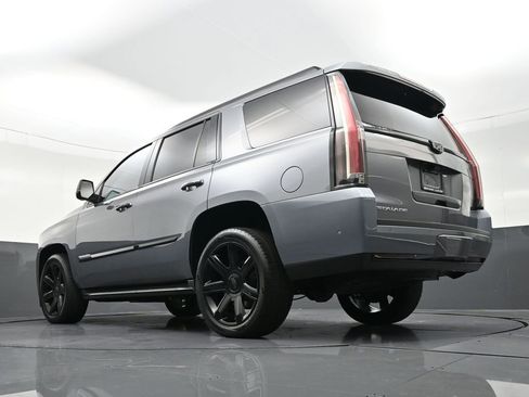 Used 2020 Cadillac Escalade Luxury image 28
