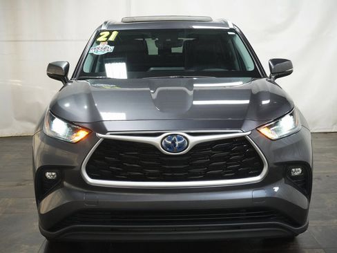 Certified 2021 Toyota Highlander XLE image 10