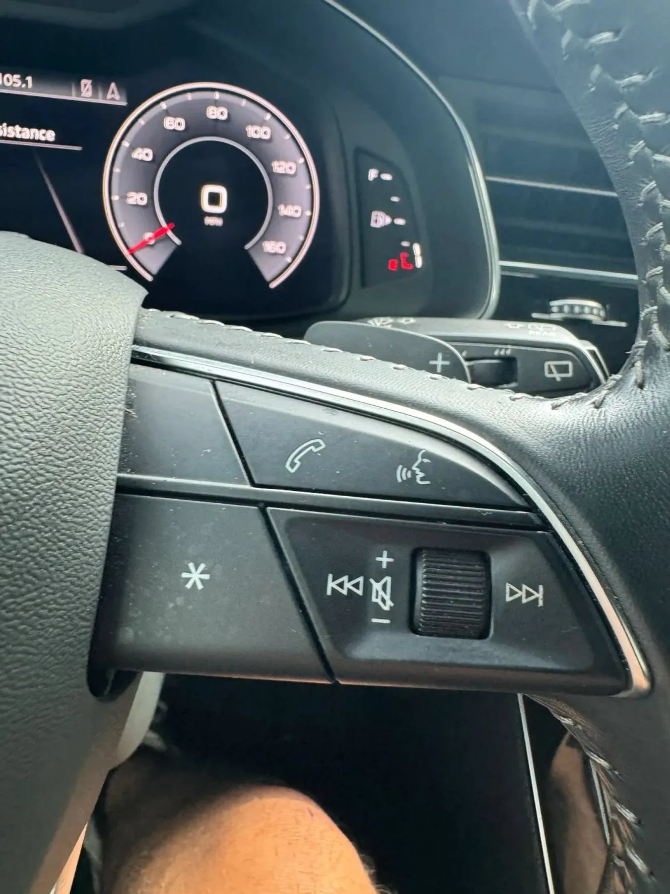 Used 2019 Audi Q8 Premium w/ Convenience Package AWD/4WD image 10
