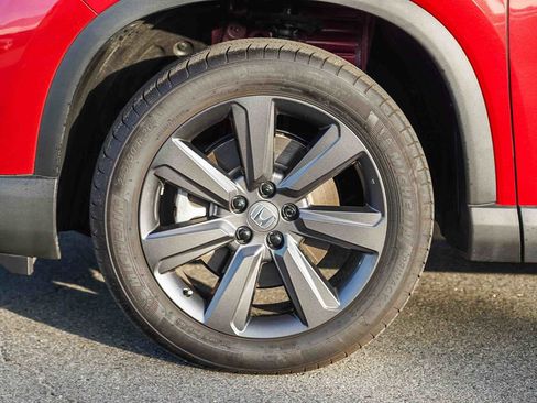 Used 2025 Honda Pilot Sport image 9