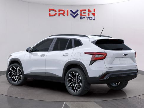 New 2026 Chevrolet Trax RS w/ Driver Confidence Package image 2
