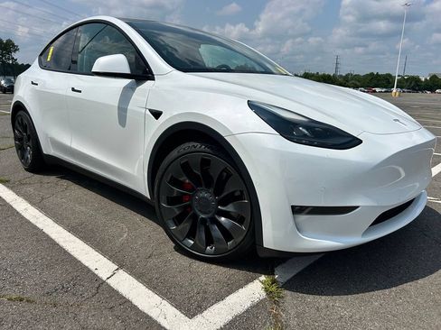 Used 2022 Tesla Model Y Performance AWD/4WD image 2