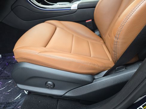 Used 2022 Mercedes-Benz GLC 300 GLC 300 image 27