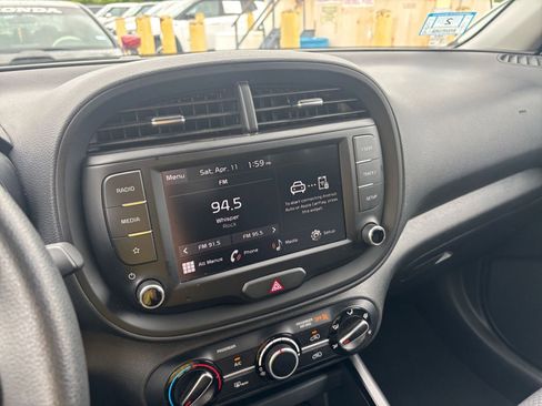 Used 2025 Kia Soul LX w/ LX Technology Package image 20