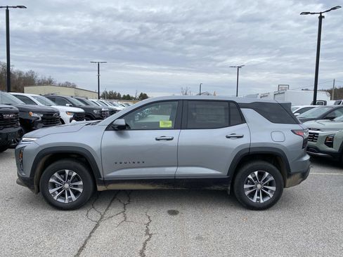 Used 2026 Chevrolet Equinox LT w/ Convenience Package II image 2