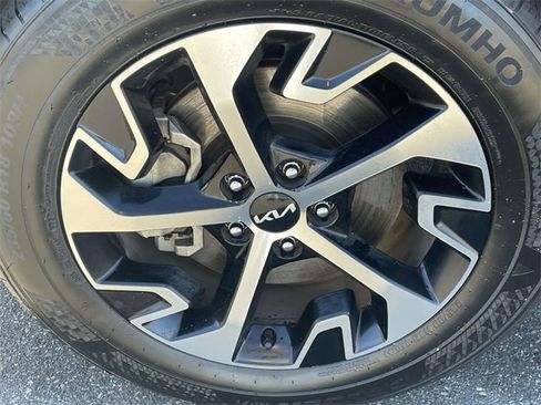 Certified 2024 Kia Sportage EX image 15