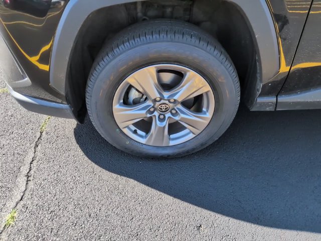 Certified 2025 Toyota RAV4 XLE FWD image 8