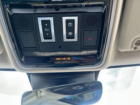 Used 2019 Land Rover Range Rover HSE image 31