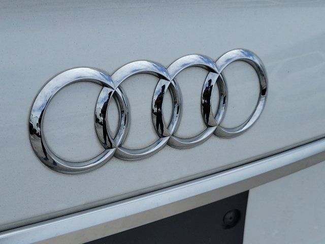 Used 2022 Audi Q5 2.0T Premium w/ Convenience Package AWD/4WD image 11
