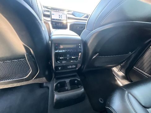 Used 2022 Jeep Grand Cherokee L Limited AWD/4WD image 26