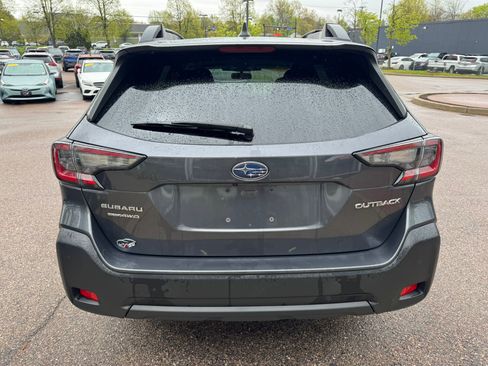 Used 2024 Subaru Outback Premium AWD/4WD image 6
