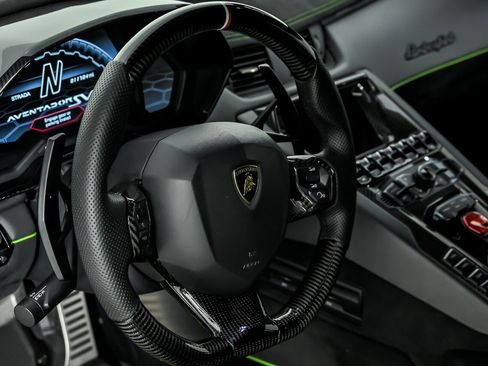 Used 2019 Lamborghini Aventador SVJ AWD/4WD image 27