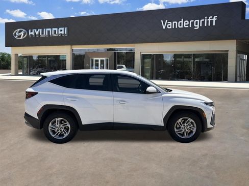Used 2025 Hyundai Tucson SE FWD image 5