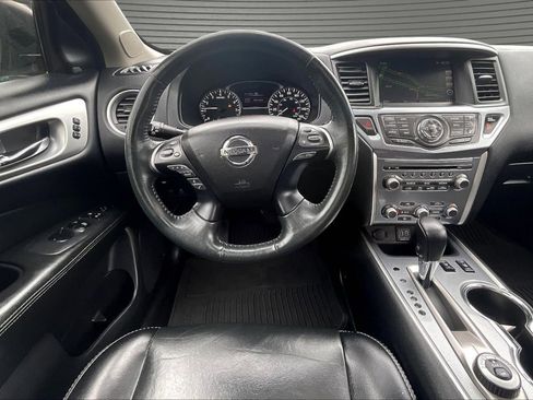 Used 2018 Nissan Pathfinder SL w/ SL Premium Package AWD/4WD image 8