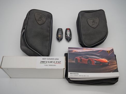 Used 2024 Lamborghini Revuelto AWD/4WD image 18
