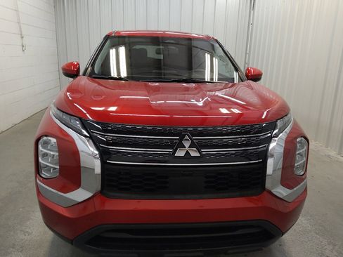 Used 2022 Mitsubishi Outlander ES FWD image 14
