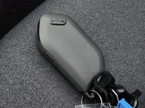 Used 2025 Kia K4 EX image 31