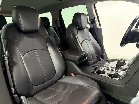 Used 2015 GMC Acadia SLT image 30