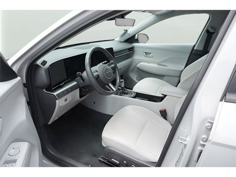 Used 2024 Hyundai Kona SEL FWD image 7