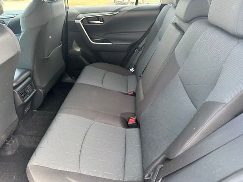 Used 2025 Toyota RAV4 XLE AWD/4WD image 6