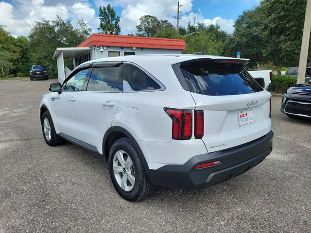 Used 2023 Kia Sorento LX FWD image 3