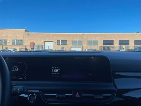 Used 2025 Kia Seltos S image 17