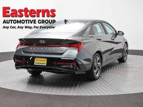 Used 2024 Hyundai Elantra Limited FWD image 5