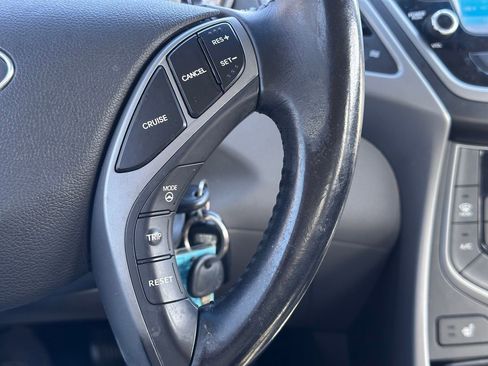 Used 2014 Hyundai Elantra Limited image 25