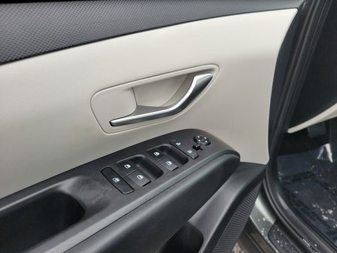 Used 2022 Hyundai Tucson SE image 18