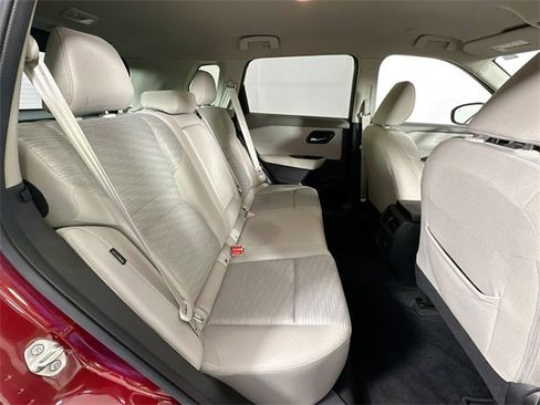 Used 2023 Nissan Rogue SV image 27