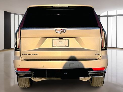 Certified 2022 Cadillac Escalade Premium Luxury w/ Performance Package image 4