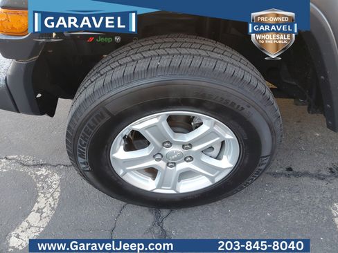 Used 2019 Jeep Wrangler Sport image 26