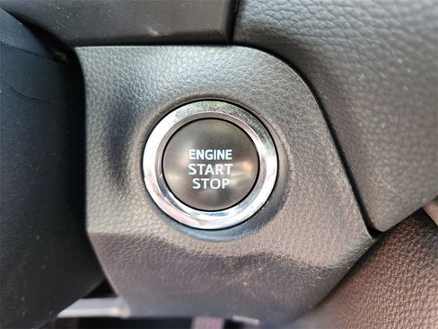 Used 2022 Toyota RAV4 XLE image 28