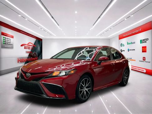 Used 2024 Toyota Camry SE FWD image 4