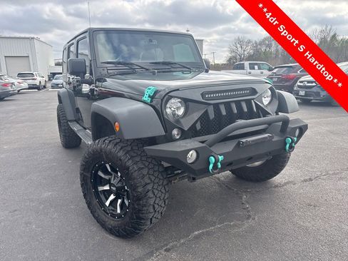 Used 2018 Jeep Wrangler Unlimited Sport S image 1