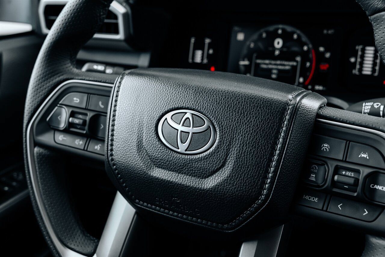 Used 2026 Toyota 4Runner SR5 AWD/4WD image 26