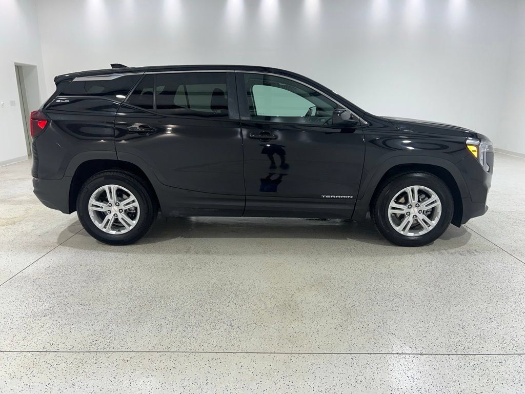 Used 2024 GMC Terrain SLE FWD image 6