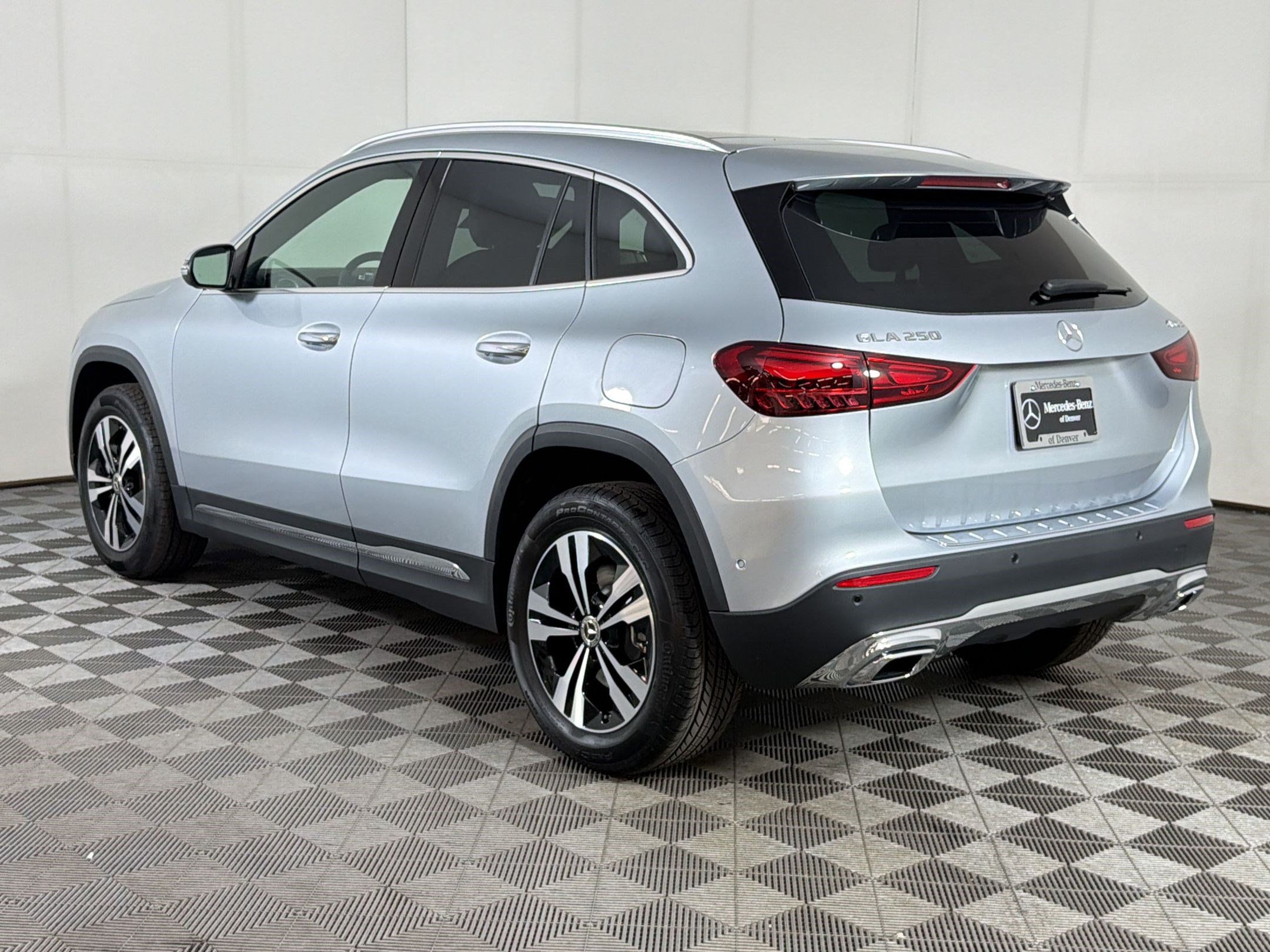 Used 2026 Mercedes-Benz GLA 250 4MATIC image 3