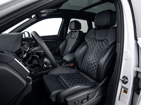 Certified 2025 Audi SQ5 Premium Plus w/ Premium Plus Package image 17