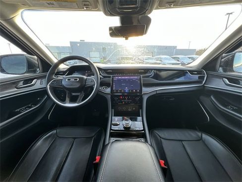 Used 2022 Jeep Grand Cherokee Limited 4xe w/ Luxury Tech Group II image 14