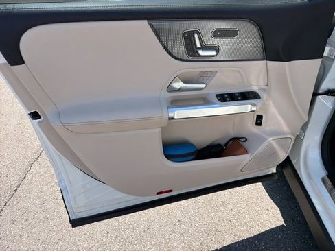 Used 2021 Mercedes-Benz GLB 250 image 8