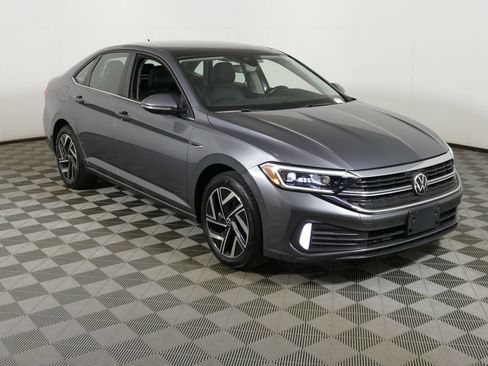 Used 2023 Volkswagen Jetta SEL FWD image 1