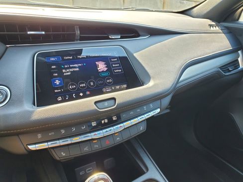 Certified 2022 Cadillac XT4 Premium Luxury w/ Enhanced Visibility Package image 27