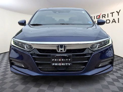 Used 2018 Honda Accord EX image 2
