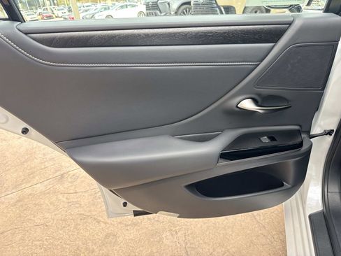 New 2025 Lexus ES 350 w/ Premium Package image 12