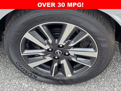 New 2025 Nissan Versa SV w/ Trunk Package FWD image 29